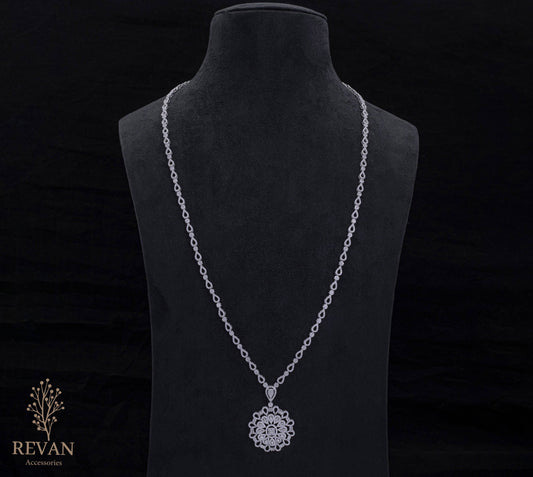 عقد فضة 925 فاخر ولمّاع ✨